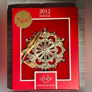 Lenox Snow Majesty 2012 Snowflake Ornament Silver Plated w/Box
